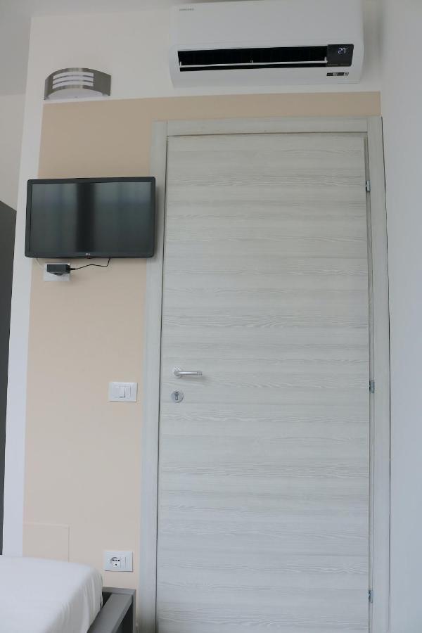 Gambara Guests House Hotel Milan Bagian luar foto